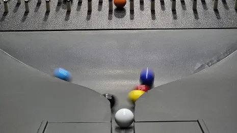 Plinko mobile gameplay